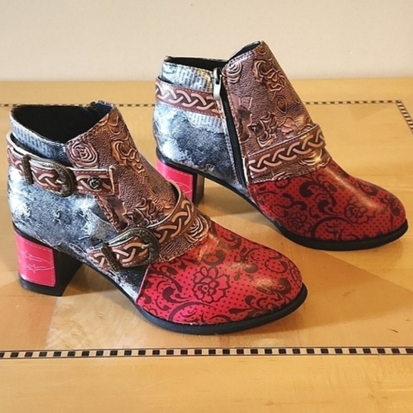 Stylish Faux Leather Ankle Boots Size 6.5 NWOT - Picture 8 of 9